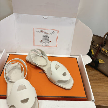 HM 26ss Flat Sandal White Calfskin 638414