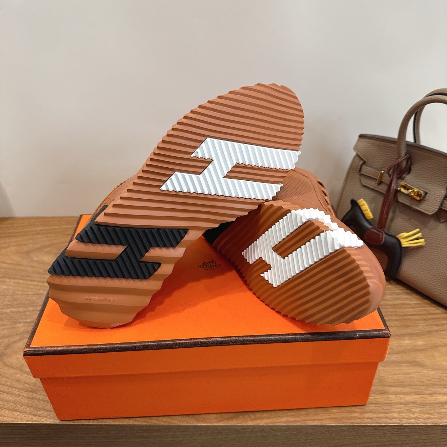 HM 26ss Sneakers Caramel Brown Leather 638570