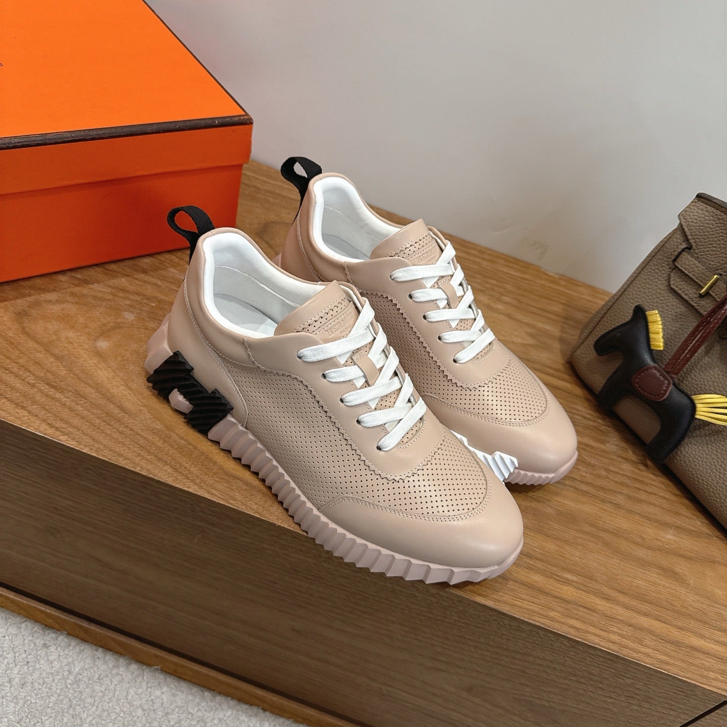 HM 26ss Sneakers Beige Leather 638580