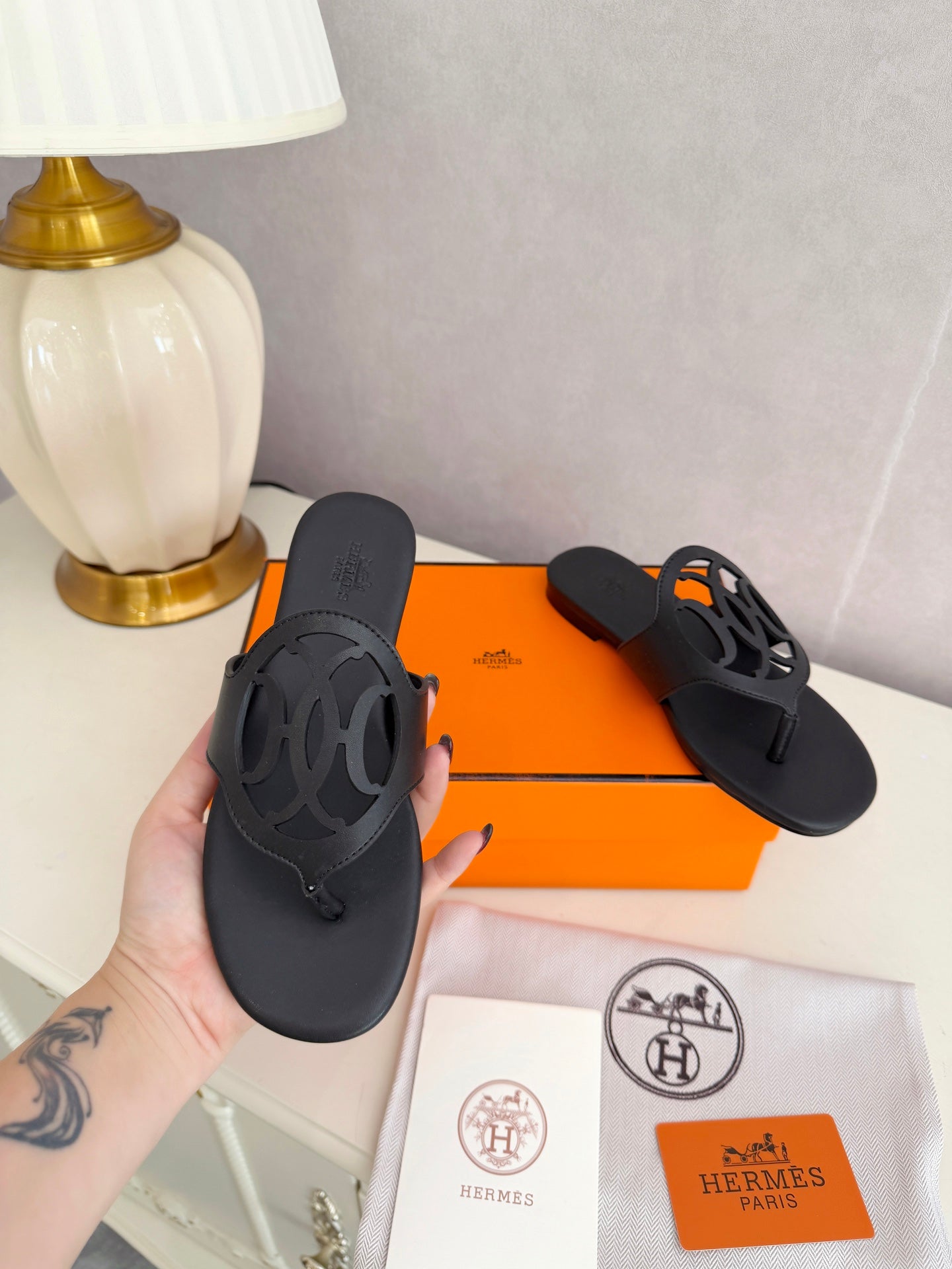 HM 26ss Pig-Nose Slipper Black Leather 605914