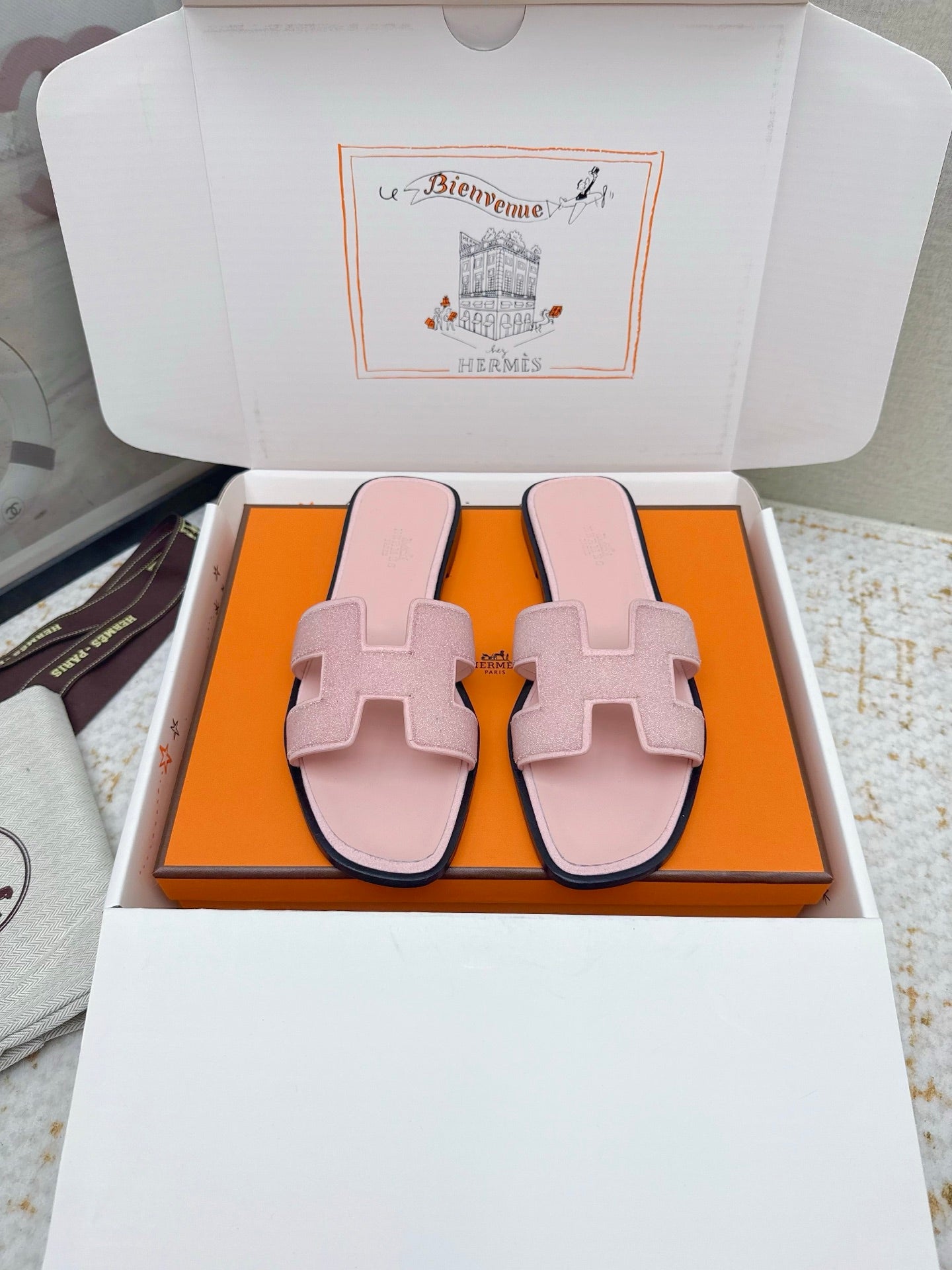 HM 26ss Oran Sandals Light Pink Rhinestone Cowhide 625265