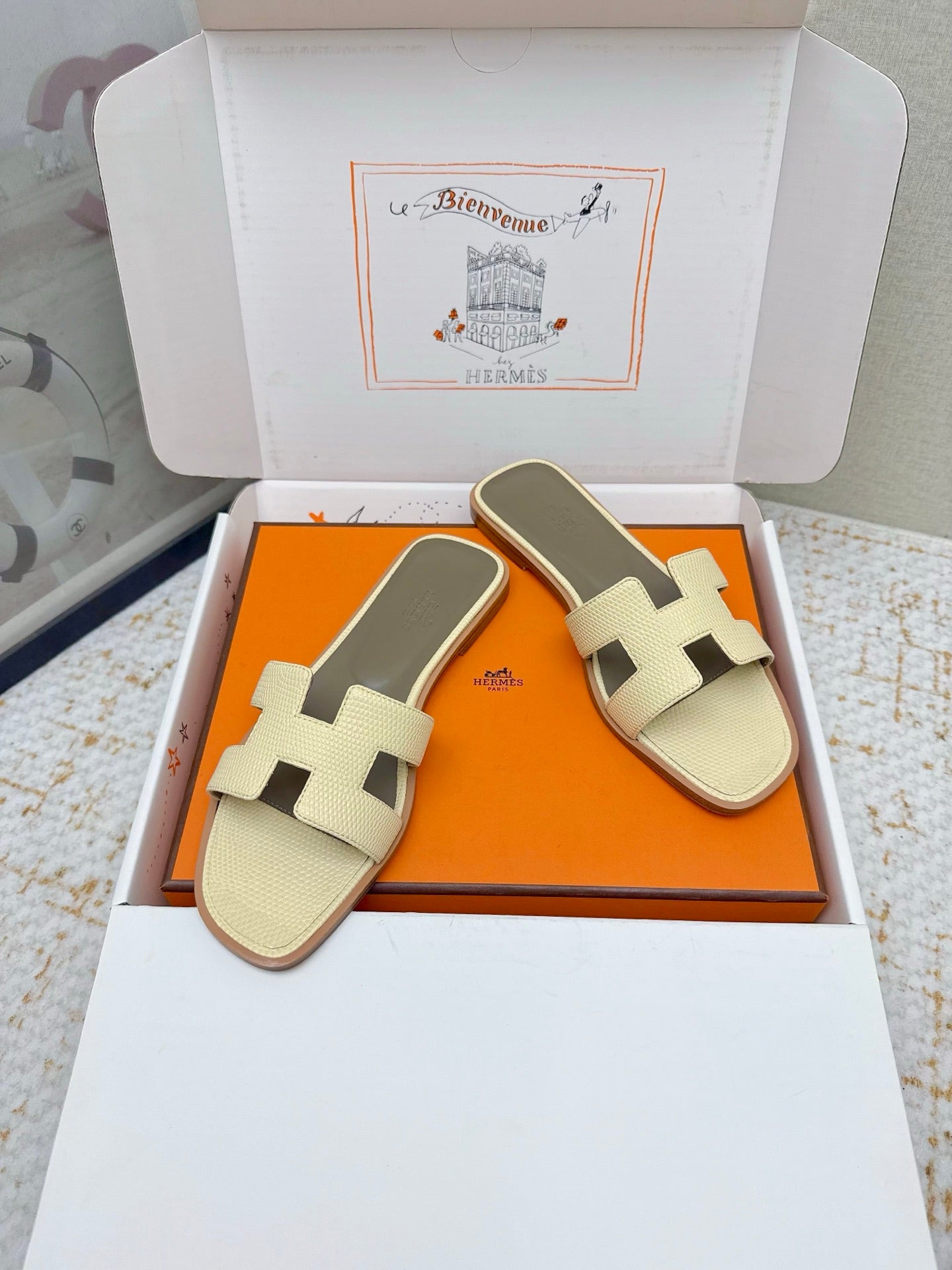 HM 26ss Oran Sandals Cream Yellow Cowhide 625045
