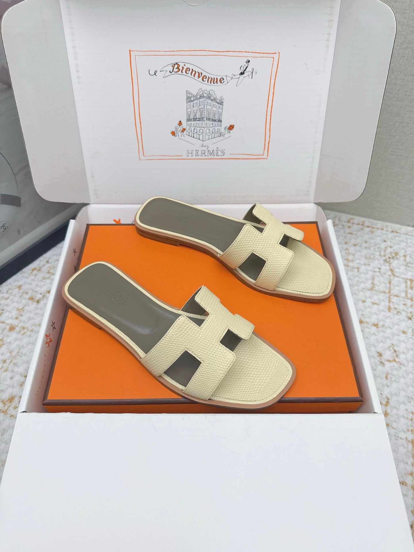 HM 26ss Oran Sandals Cream Yellow Cowhide 625045