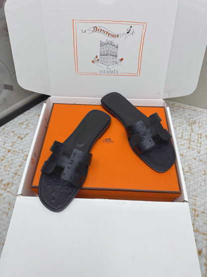 HM 26ss Oran Sandals Black Ostrich Leather 625094