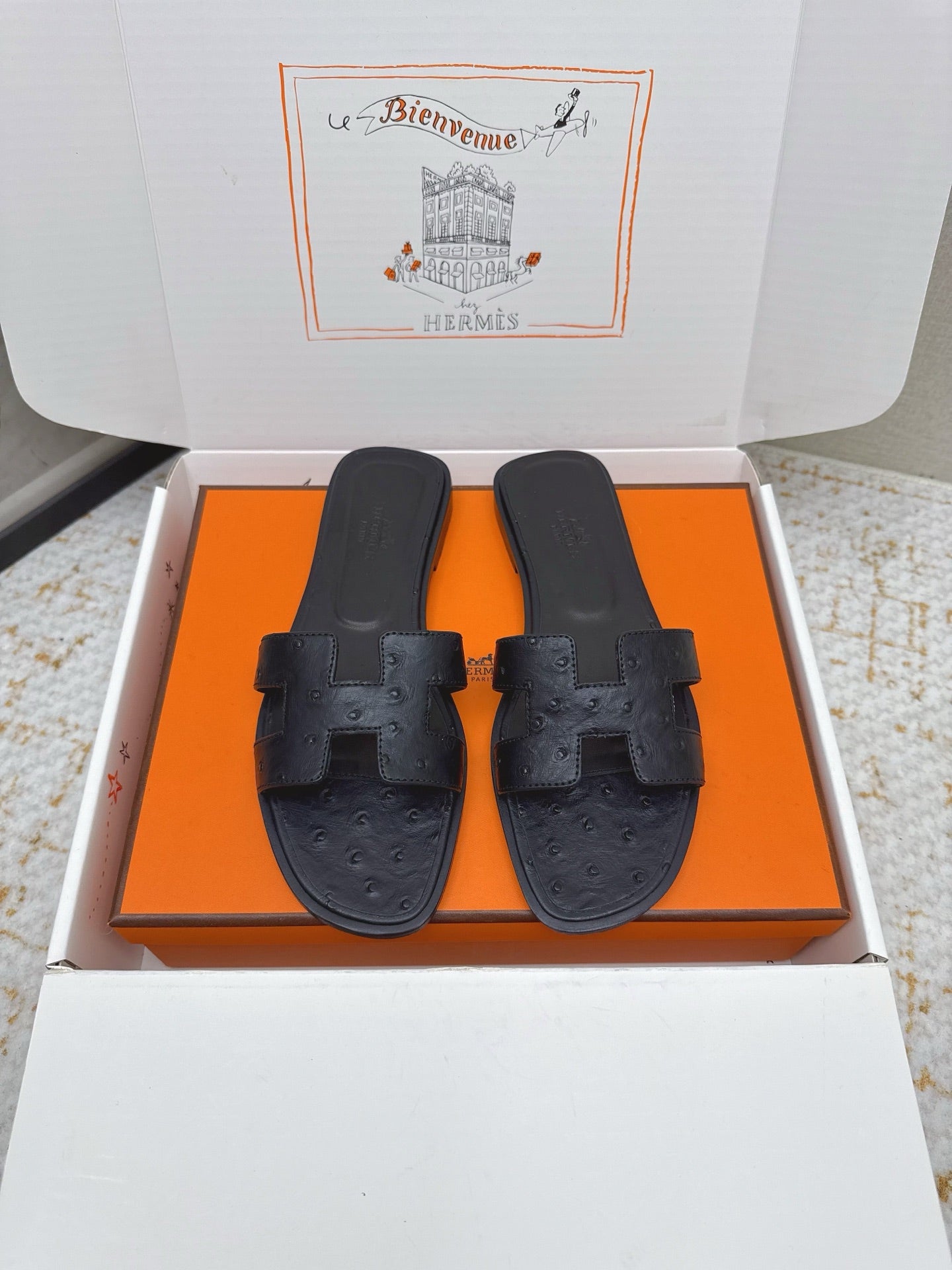 HM 26ss Oran Sandals Black Ostrich Leather 625094