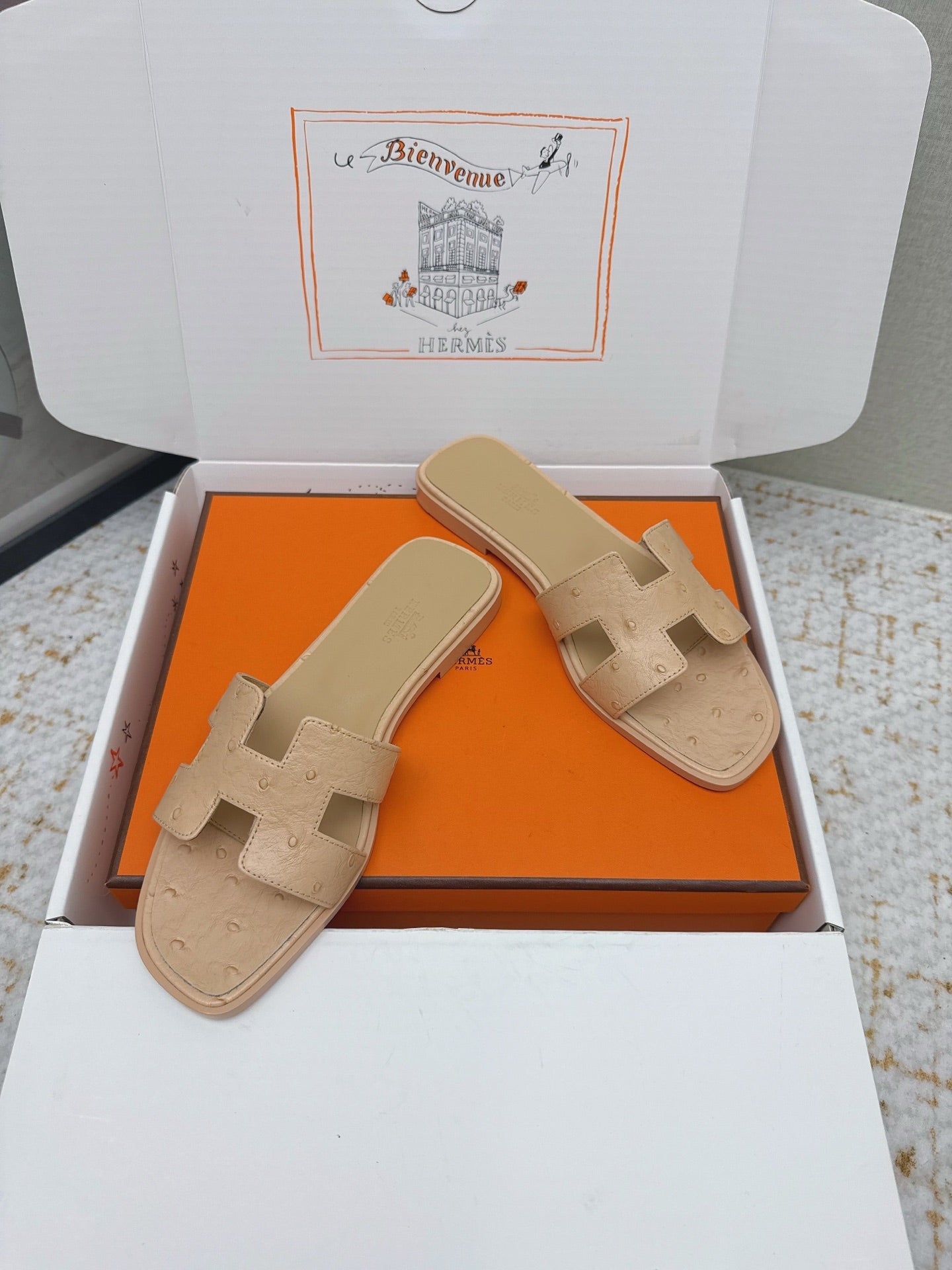 HM 26ss Oran Sandals Beige Ostrich Leather 625096
