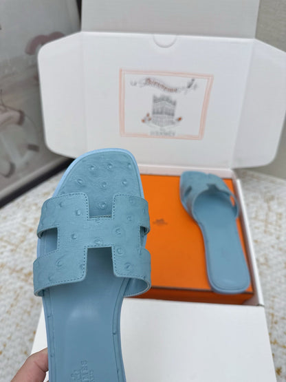 HM 26ss Oran Sandals Light Blue Ostrich Leather 625103