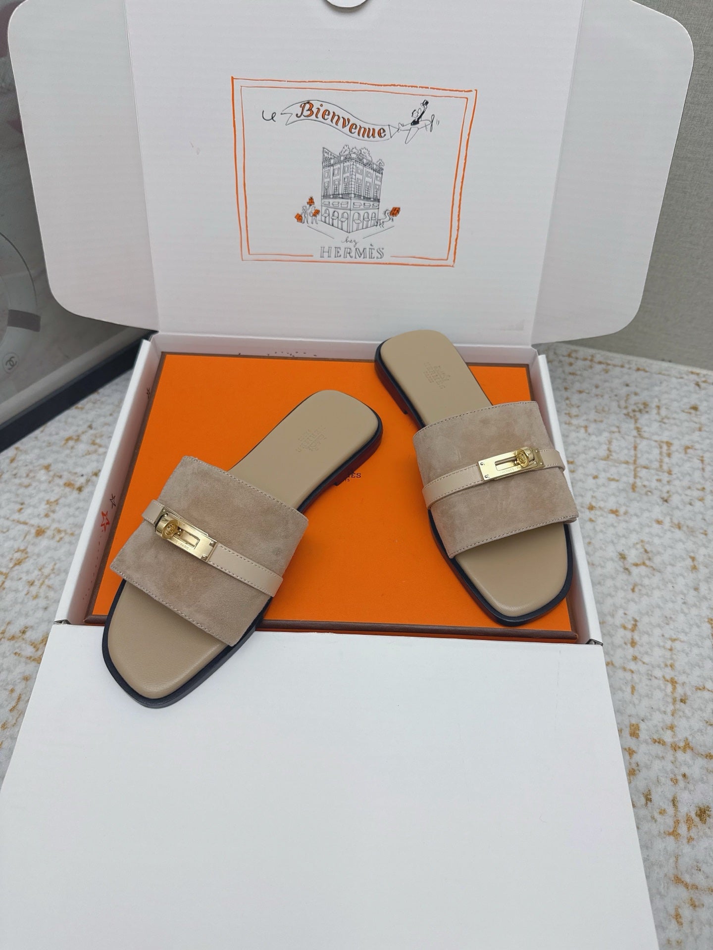 HM 26ss Oasis Sandals Taupe Suede Cowhide 625145
