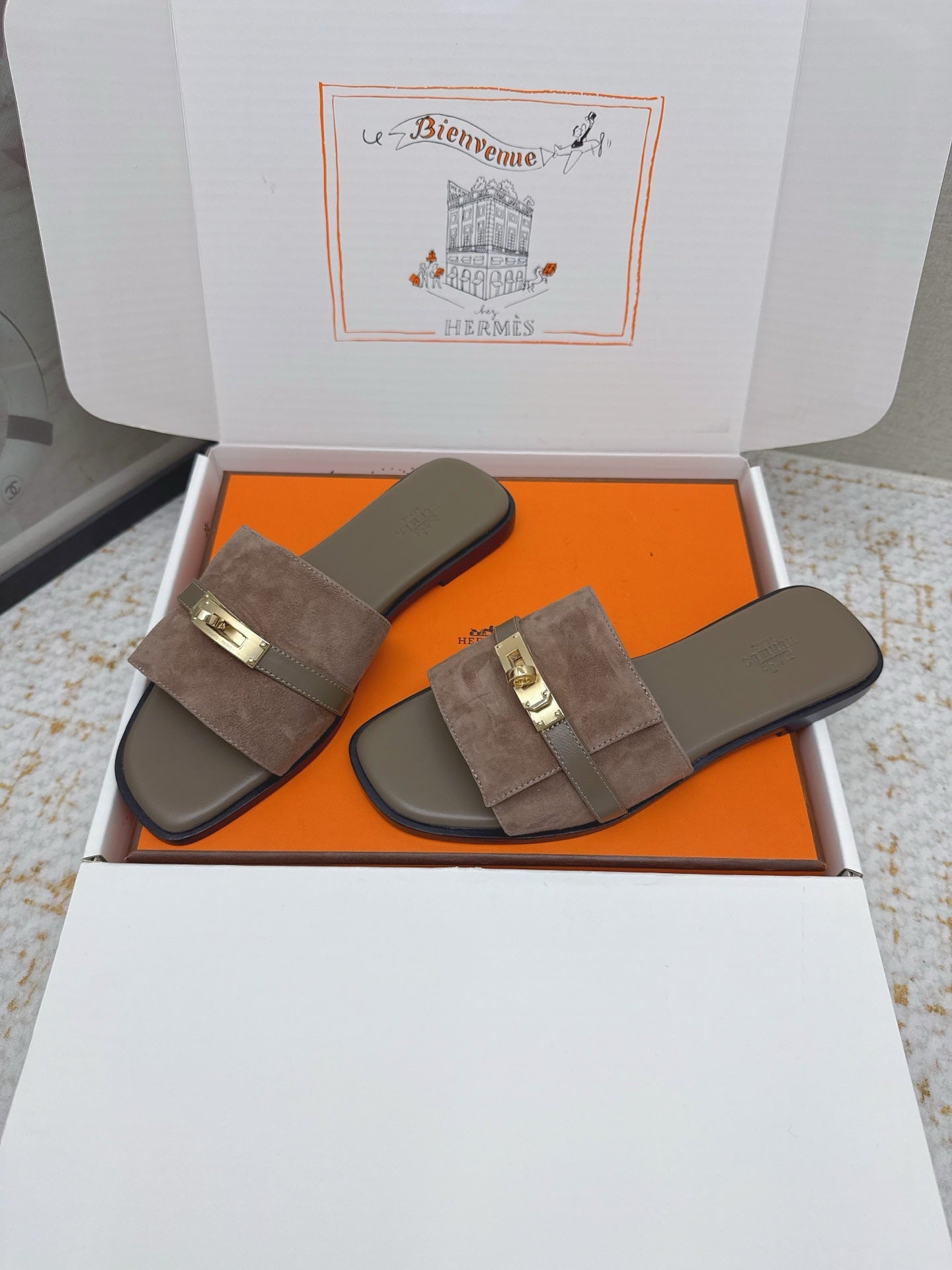 HM 26ss Oasis Sandals Brown Suede Cowhide 625146