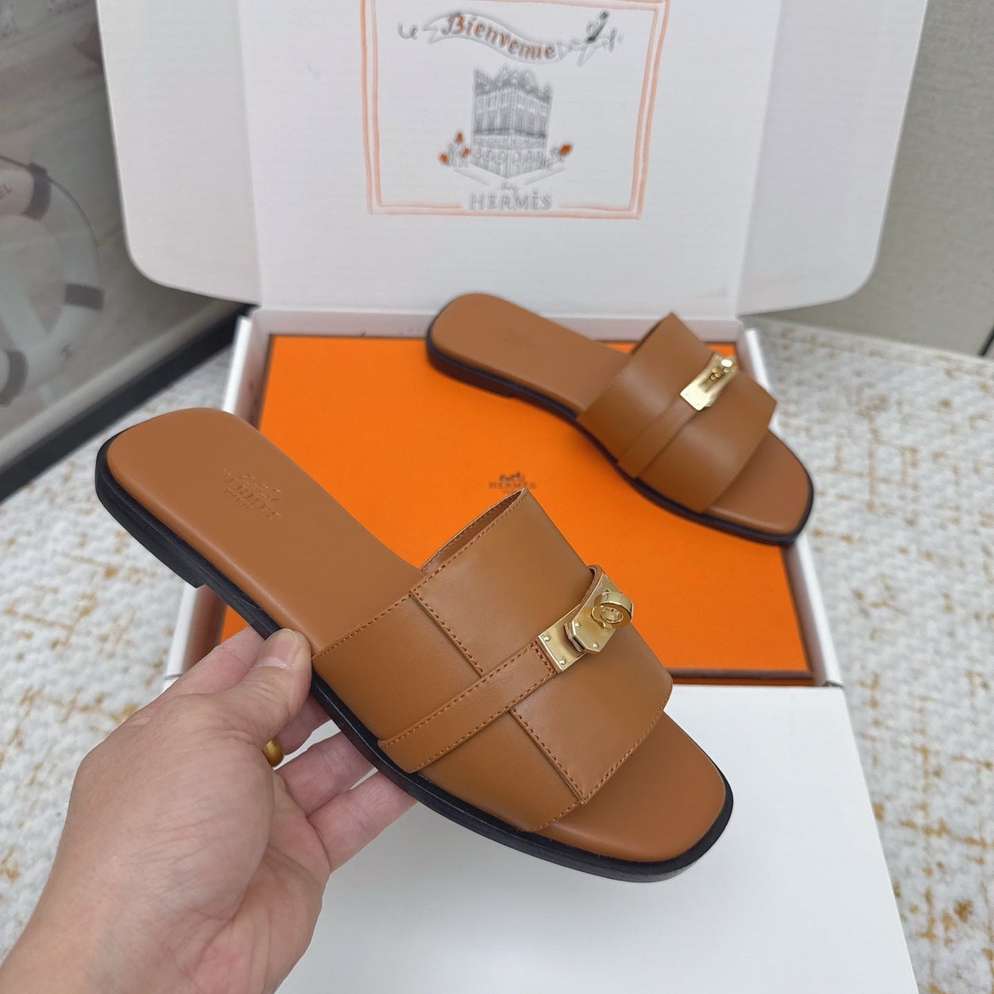 HM 26ss Oasis Sandals Brown Sheepskin Gold Buckle 625160