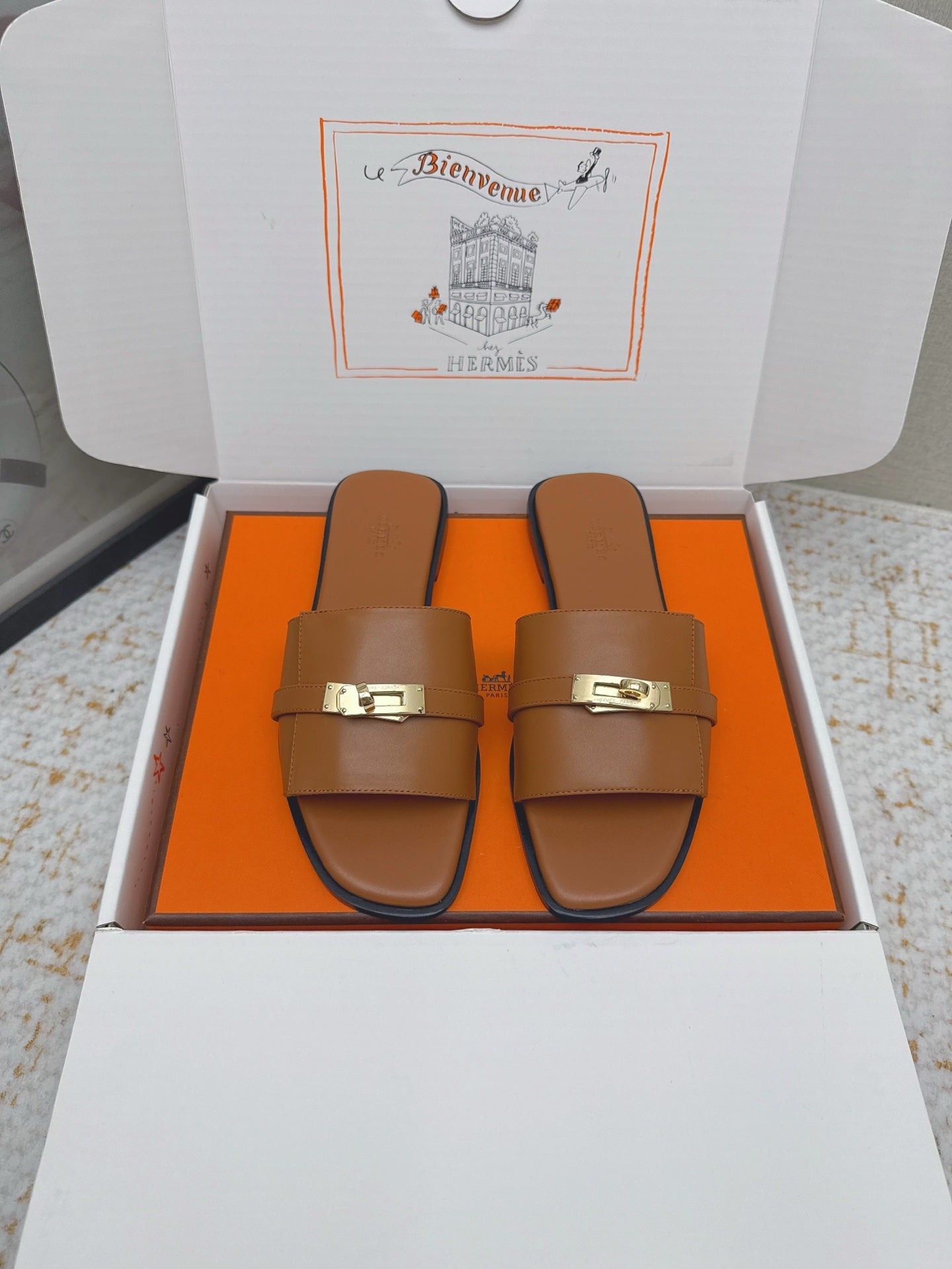 HM 26ss Oasis Sandals Brown Sheepskin Gold Buckle 625160