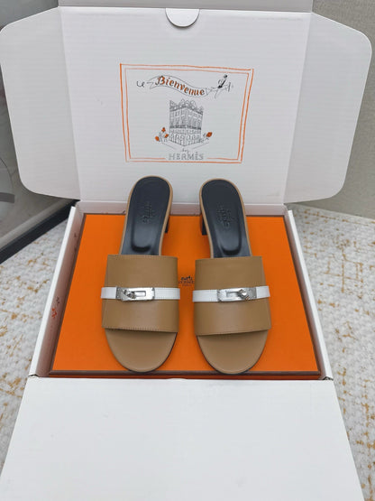 HM 26ss Oasis Sandals 50 Beige Camel Sheepskin Sliver Buckle 625174