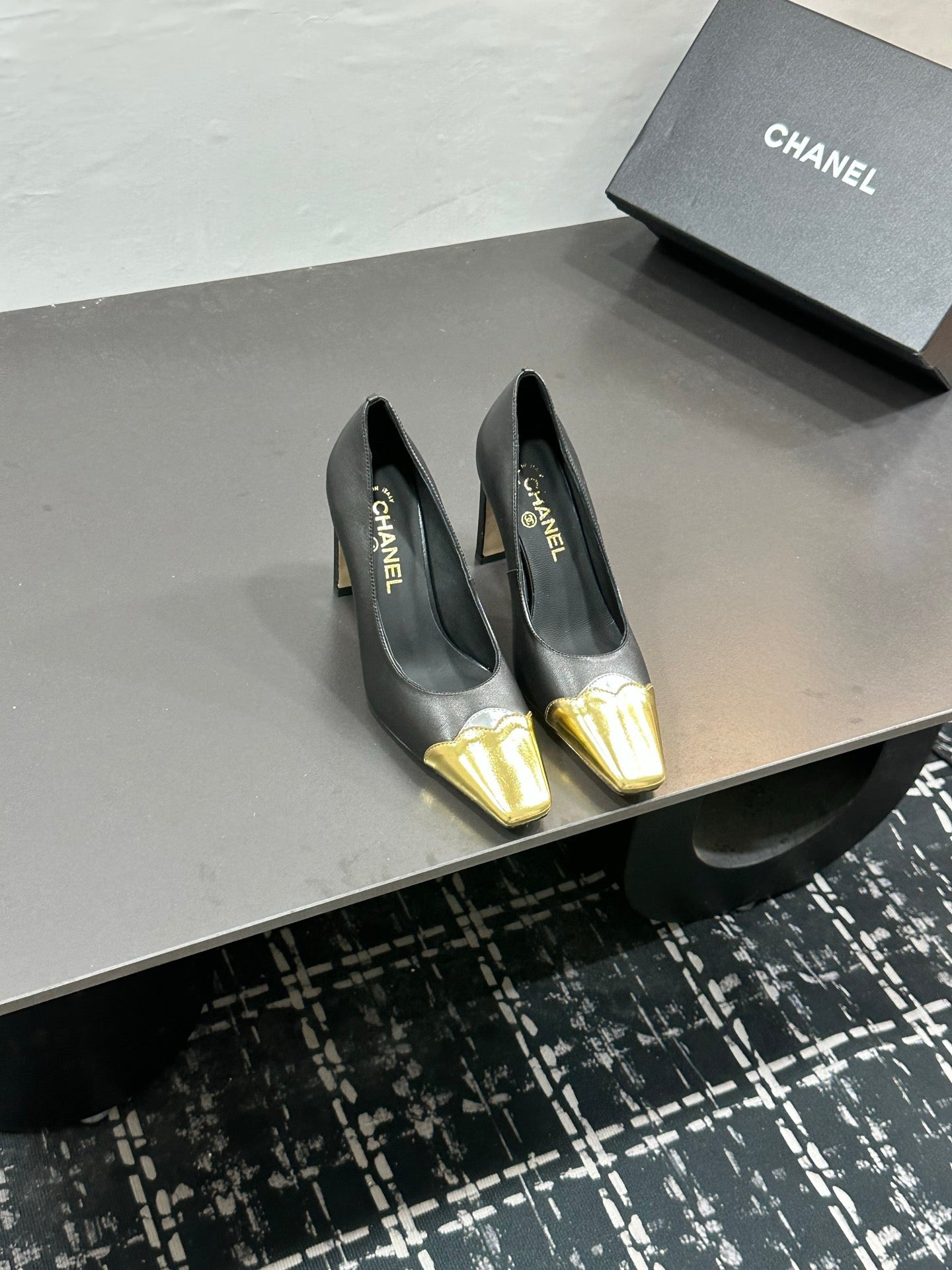 Chanel 2026 Chunky Heels Pumps Leather Sheepskin 832527