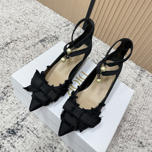 CD 26s Pump 40 Black Beige Canvas Pearl Hardware 643492