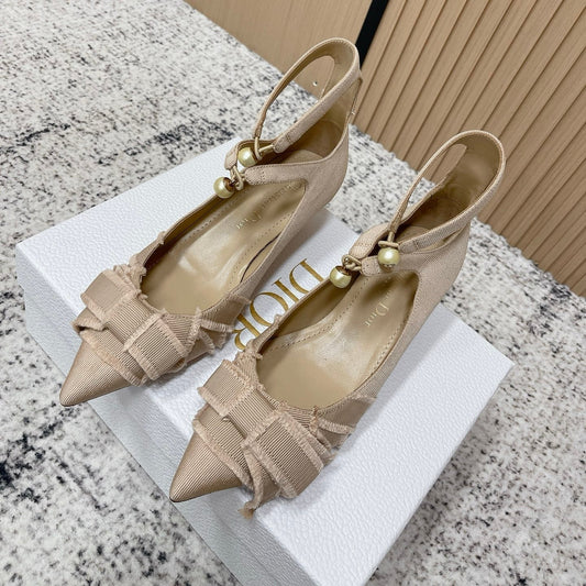 CD 26s Pump 40 Beige Canvas Pearl Hardware 643493