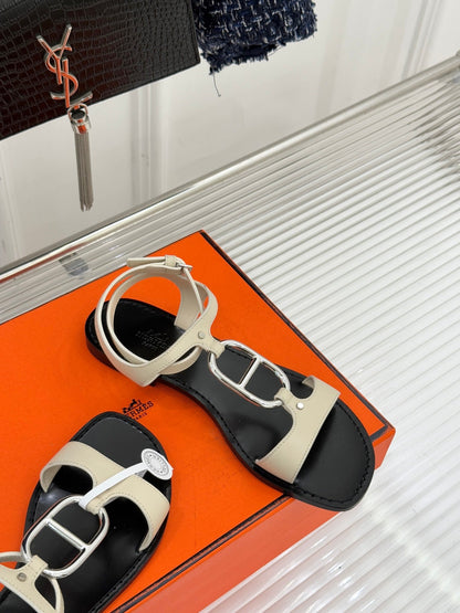 HM 26ss Pig Nose Sandals Black Beige Sheepskin 642847
