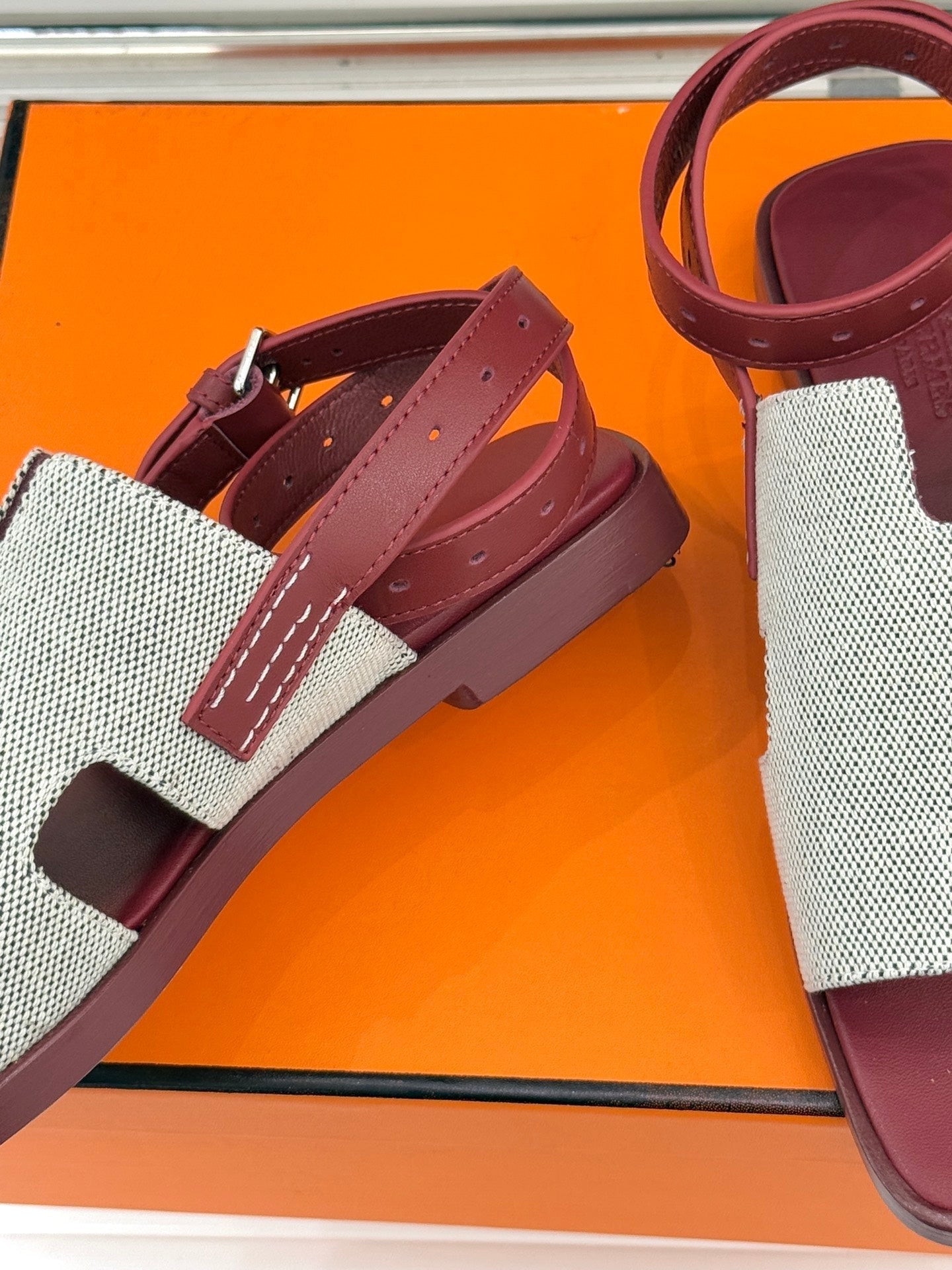 HM 26ss Flat Sandals Burgundy Beige Canvas Sheepskin 642789