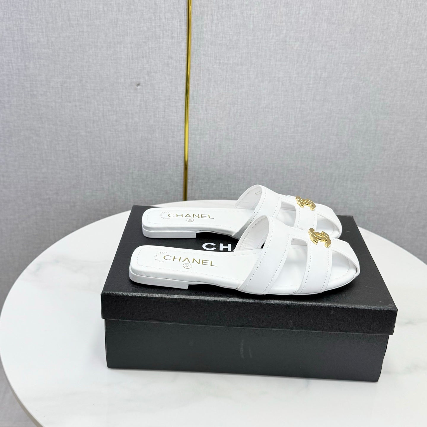 Chanel 2026 Double C Cutout Slipper Sheepskin 904592