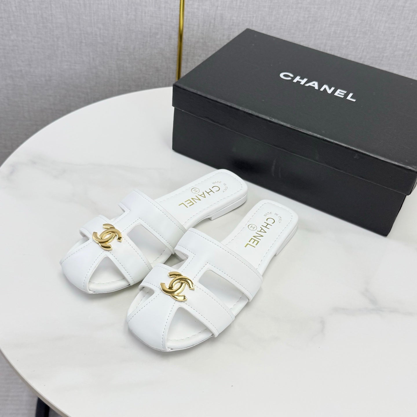 Chanel 2026 Double C Cutout Slipper Sheepskin 904592