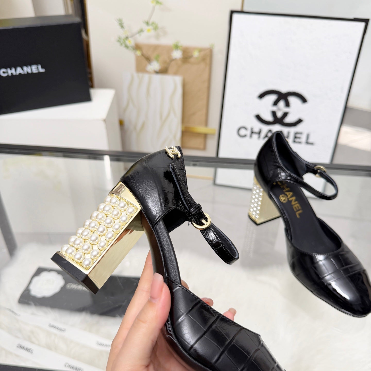 CC 26s Sandals 80 Black Cowhide Patent Leather 183567