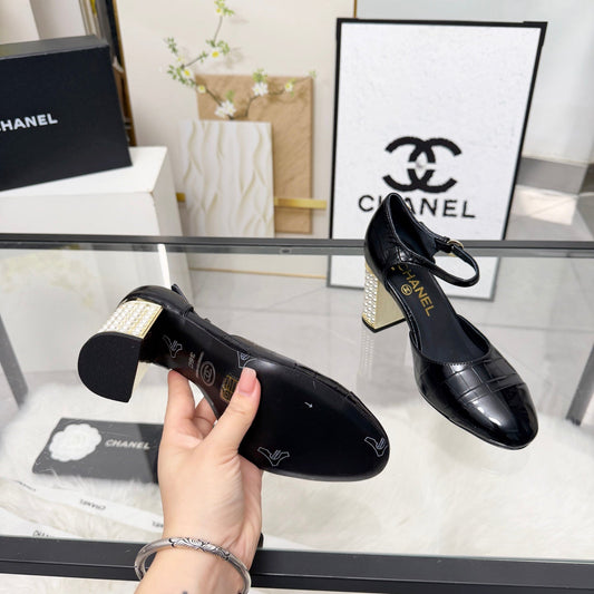 CC 26s Sandals 80 Black Cowhide Patent Leather 183567