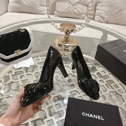 CC 26s High Heels Pump 85 Beige Black Patent Leather 627006
