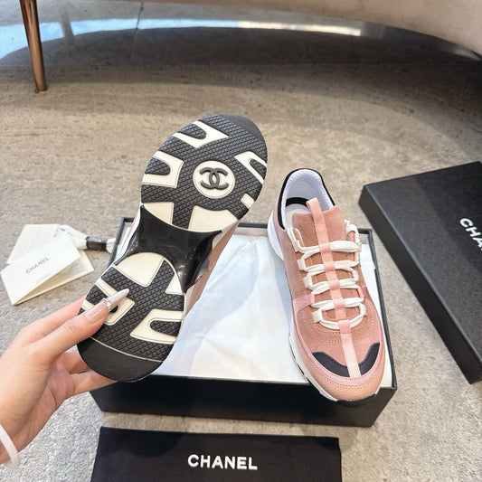 CC 26s Sneaker Light Peach Suede 647436