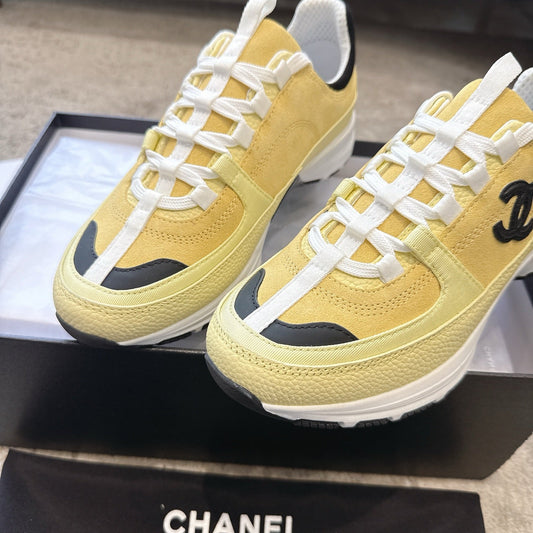 CC 26s Sneaker Yellow Suede 647433