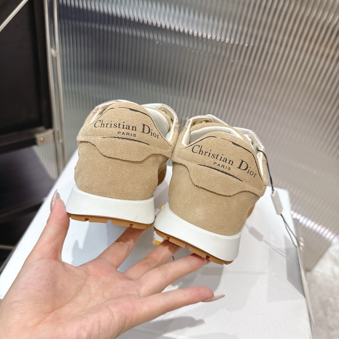 CD 26s Sneakers Dark Beige White Suede Cowhide 683906