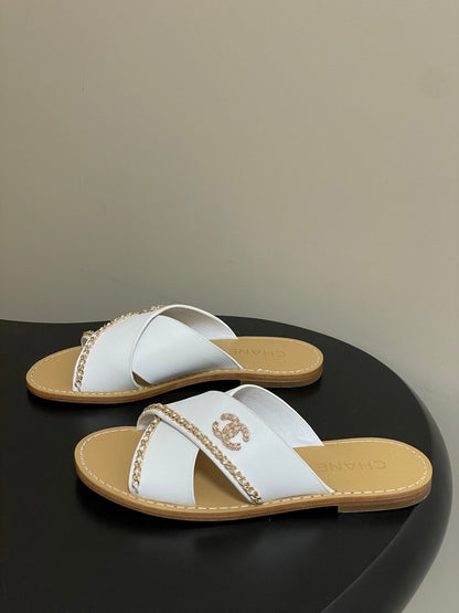CC 26 Criss-cross Strap Slipper White Beige Sheepskin 593303