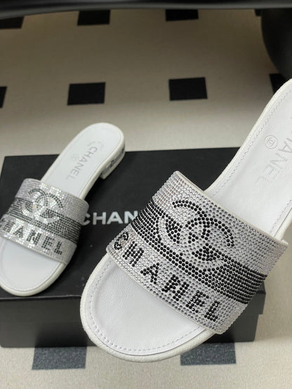 CC 26s Flat Sandals White Gray Sheepskin Rhinestones 649515