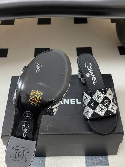 CC 26s Sandals 70 Black Sheepskin Rhinestones 649519