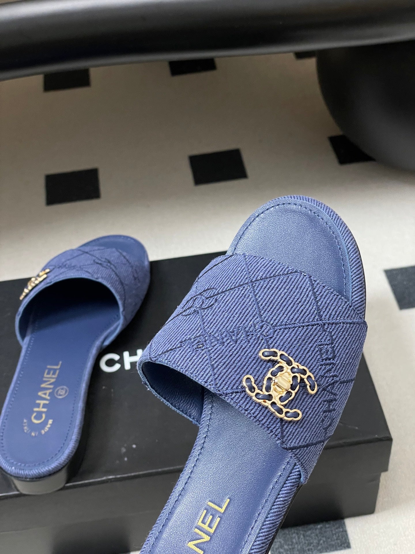 CC 26s Flat Sandals Dark Blue Canvas Sheepskin Double C 649505
