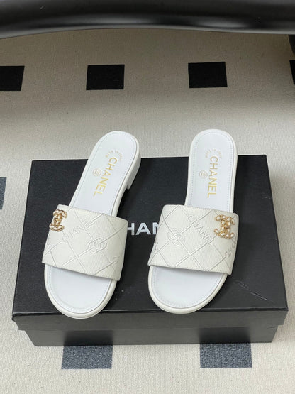 CC 26s Flat Sandals White Canvas Sheepskin Double C 649510