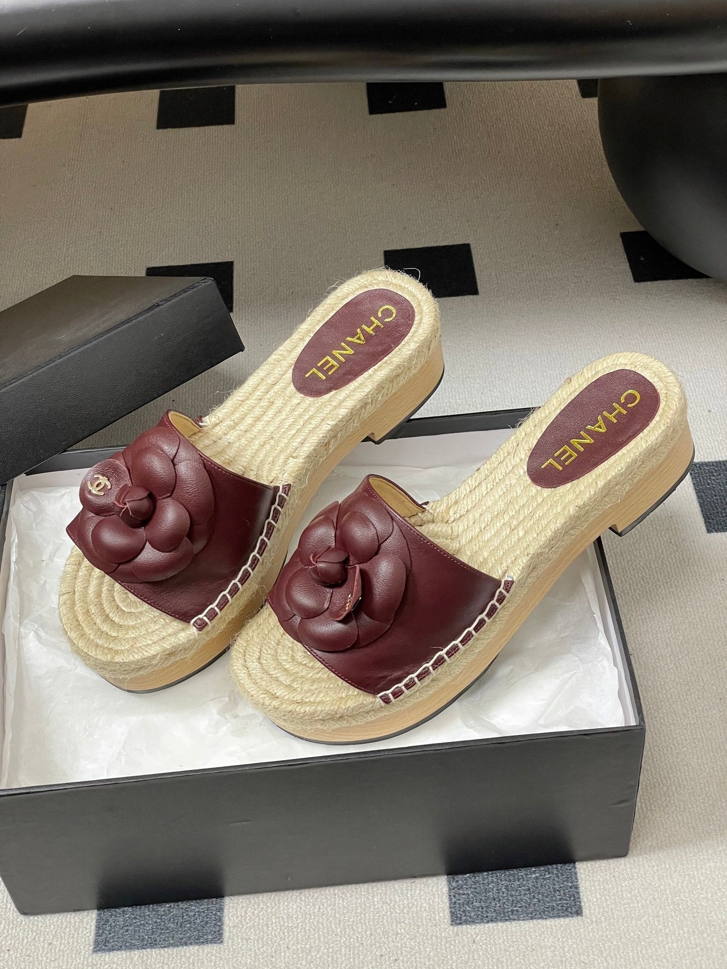 CC 26s Camellia Slippers Beige Burgundy Rope Smooth Leather 649399