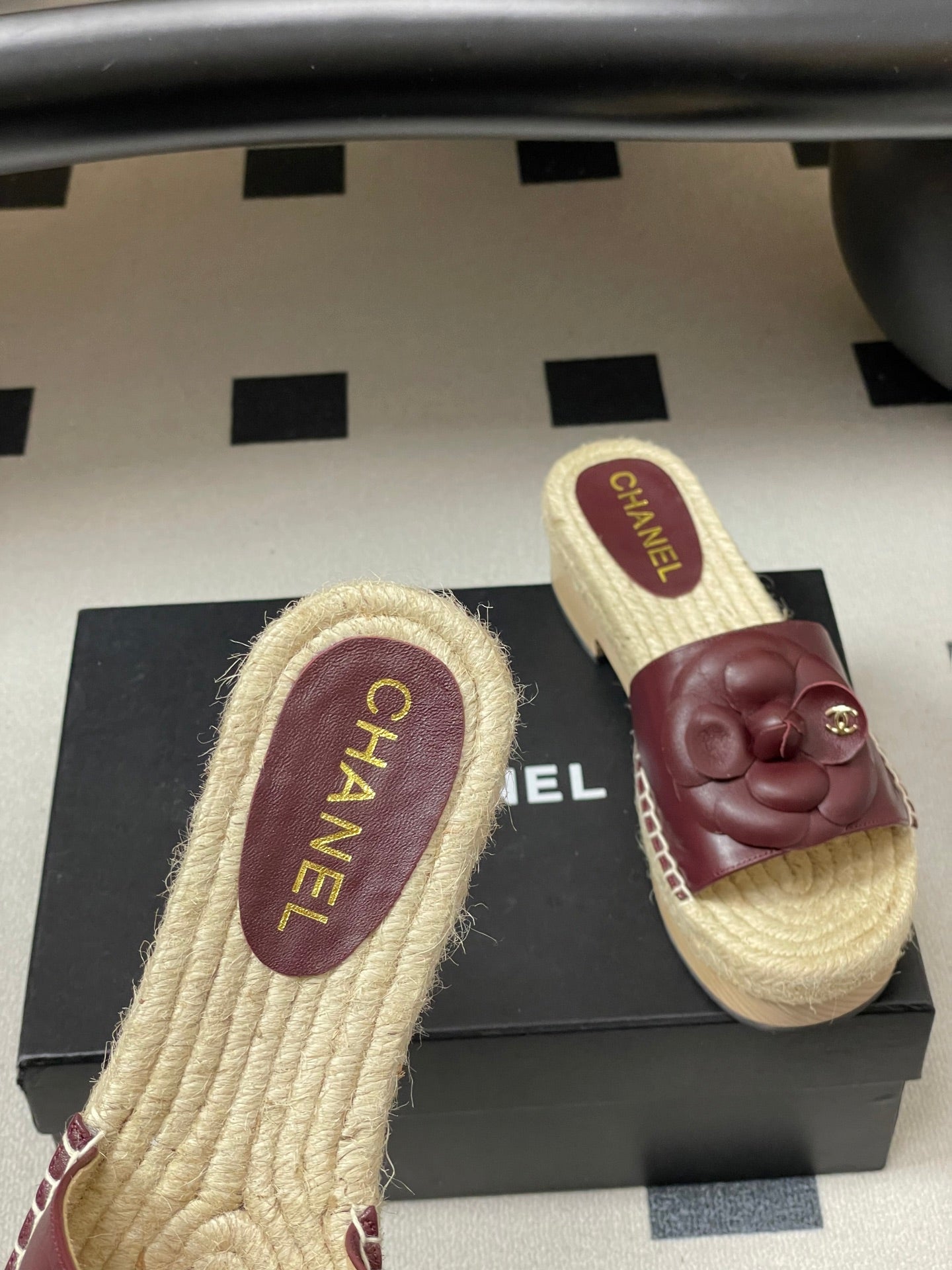 CC 26s Camellia Slippers Beige Burgundy Rope Smooth Leather 649399
