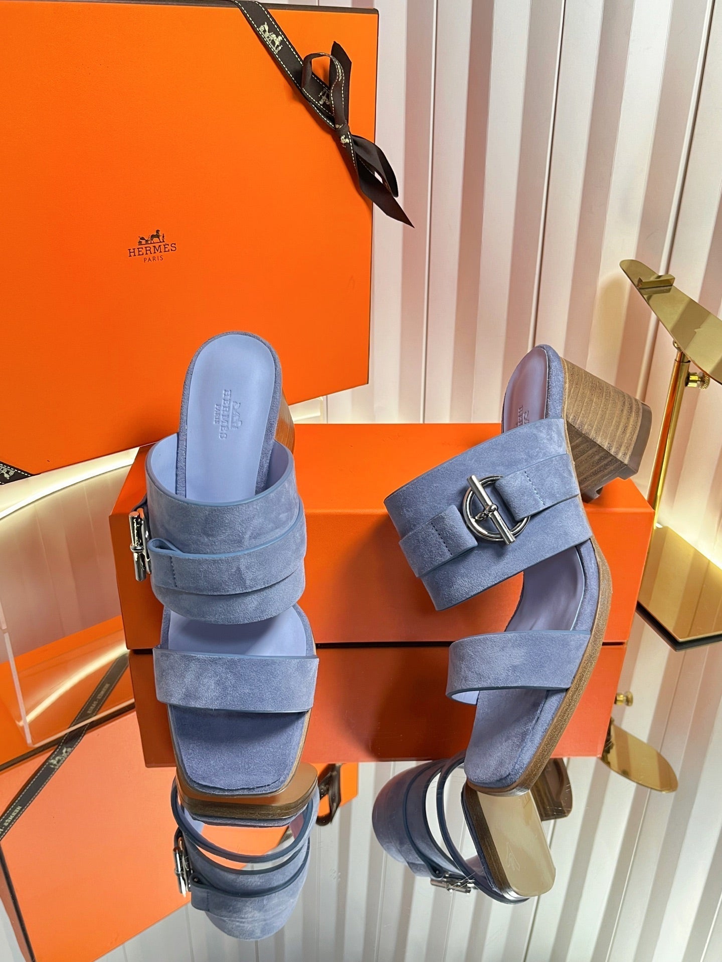 HM 26ss Kelly Buckle High-Heeled Sandals Blue Pastel Suede 641962