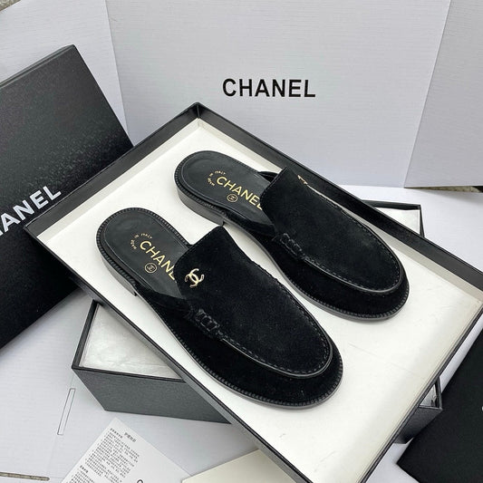 CC 26s Double C Mule Black Suede 645302