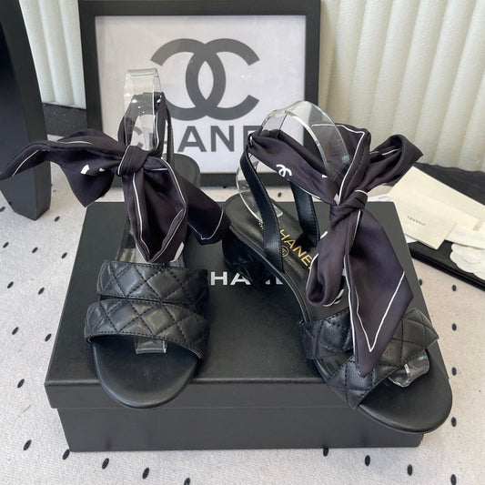 CC 26s Sandals 55 Black Sheepskin 650080