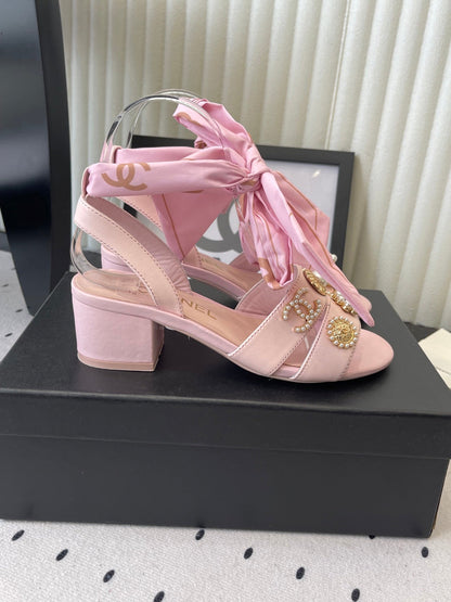 CC 26s Sandals 55 Light Pink Sheepskin Mixed Gold Charm 650083