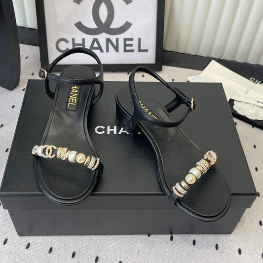 CC 26s Sandals 35 Black Sheepskin Pearls 650100