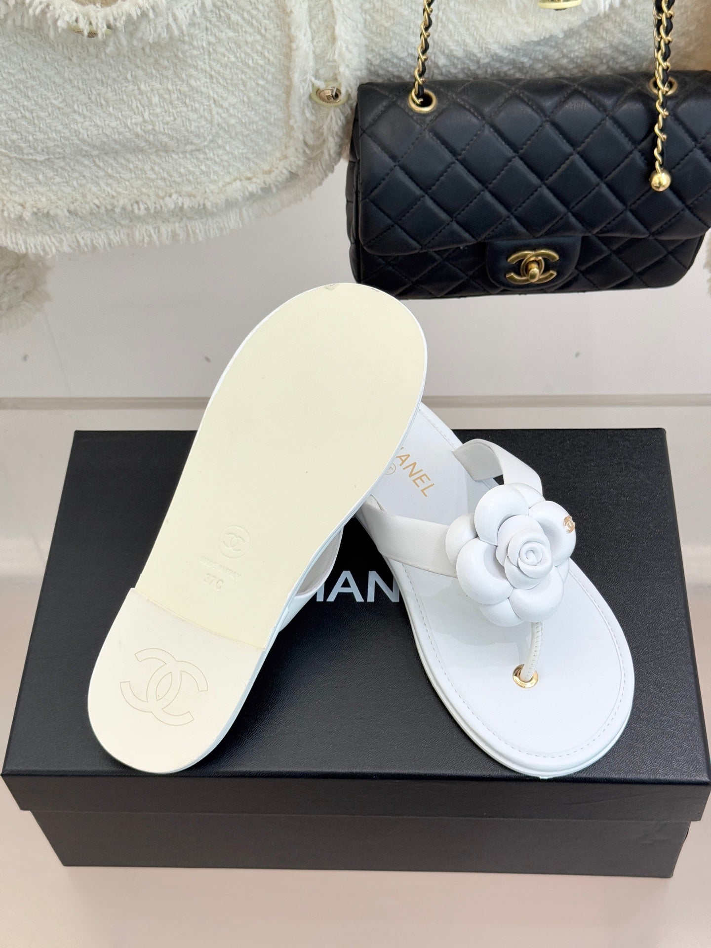 CC 26 Camellia Thong Sandal White Sheepskin 610002