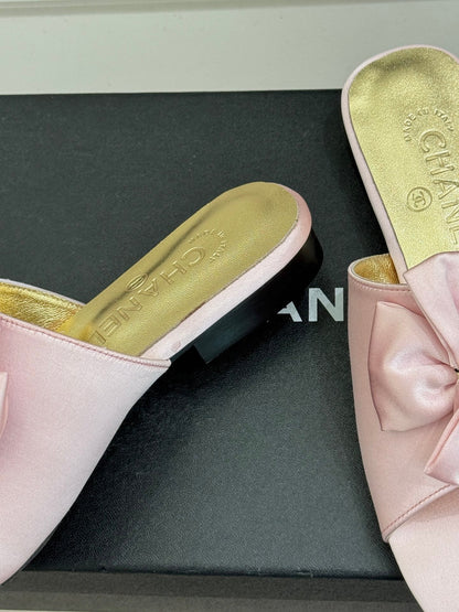 CC 26 Bow Flat Sandal Pink Gold Satin Sheepskin 609801