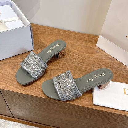 CD 26s Embroidered Sandals Olive Green Leather 685608