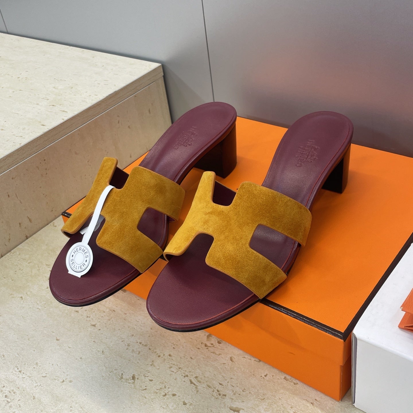 HM 26ss  Oran Sandals 45 Burgundy Yellow Suede Cowhide 607215