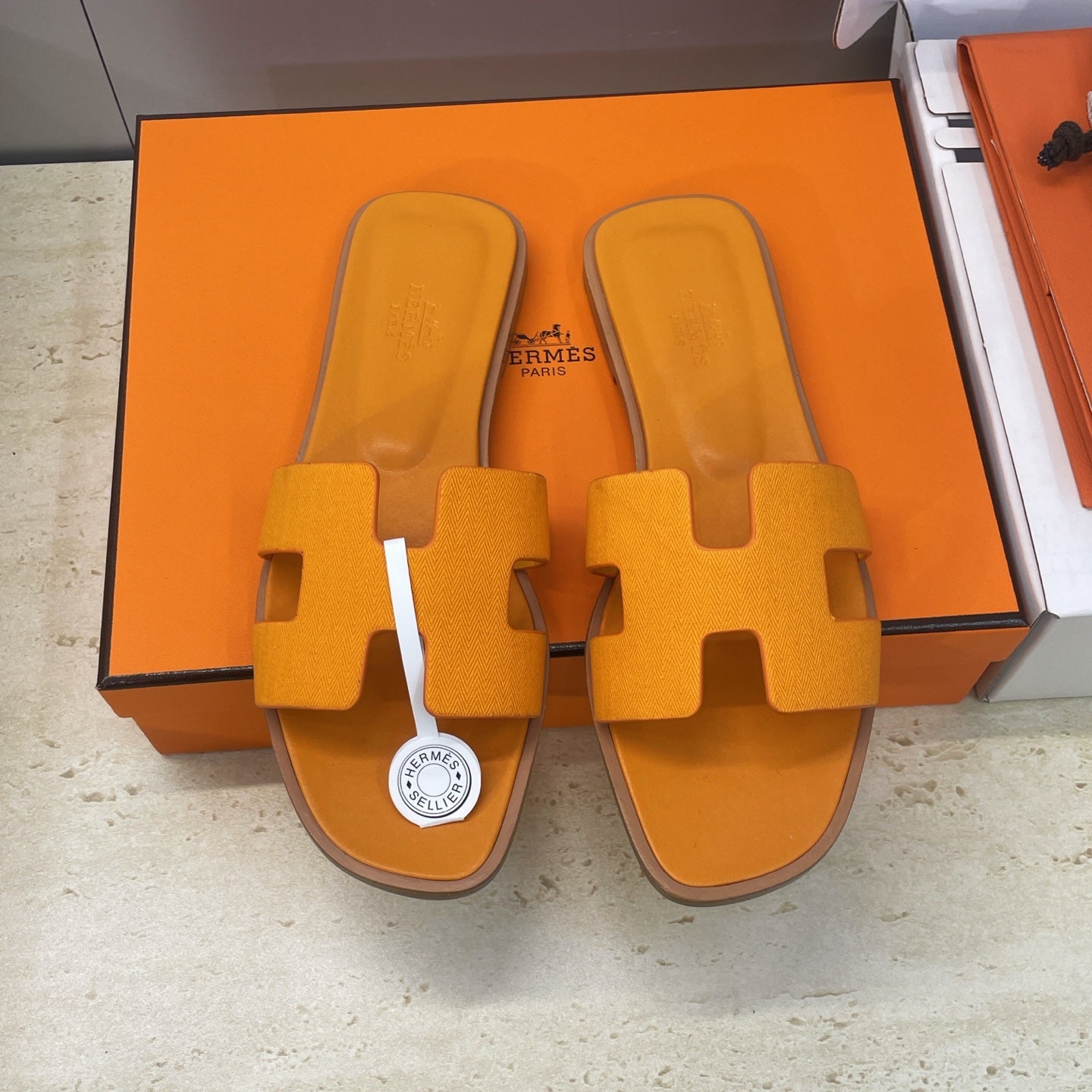 HM 26ss Oran Sandals Orange Calfskin 607234