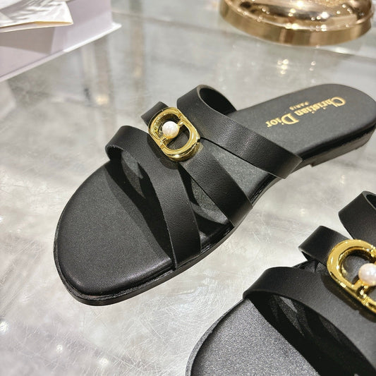 CD 26 Flat Sandals Black Leather 592262