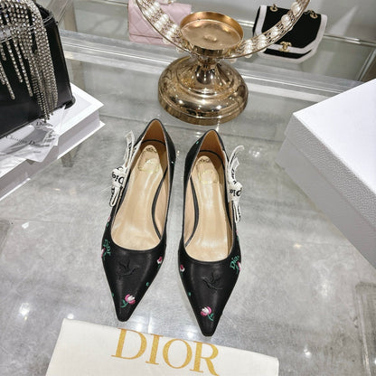 CD 26 High Heel Pump Flower 25 Black Sheepskin Ribbon 679714
