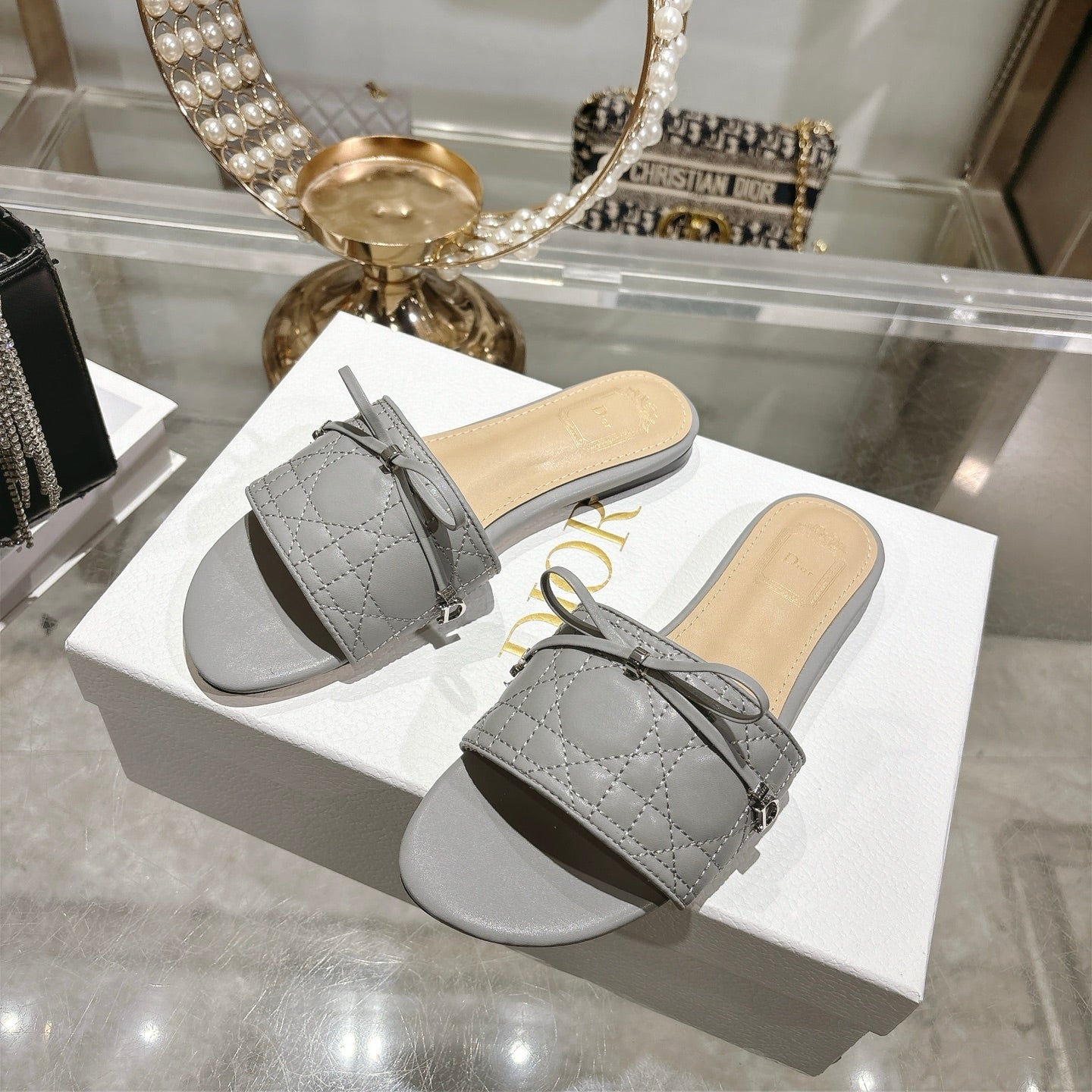 CD 26s Slippers Gray Beige Sheepskin 679865